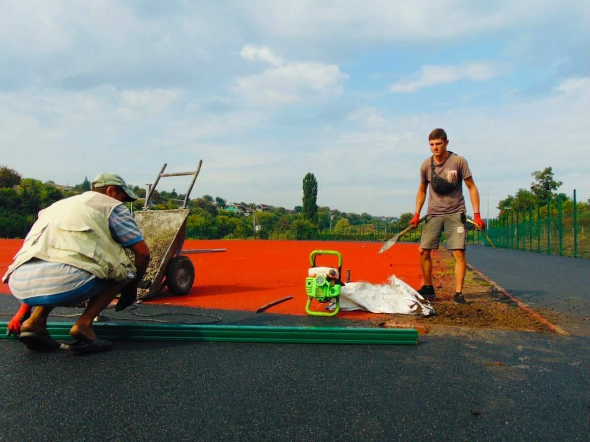 стадіон тальне