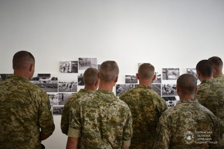 фото виставка АТО